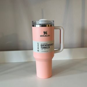 STANLEY QUENCHER H2.o TUMBLER 40oz. LIMITED EDITION SOLID PEACH. BRAND NEW